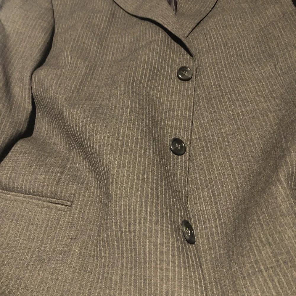 Emanuel Ungaro‎ Sport Coat 100% Wool Size 46R 40W Gray Pin Stripe Dress Holidays